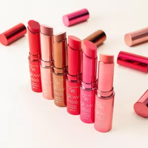 GOLDEN ROSE GLOW KISS TEINTED LIP BALM SPF15 3G pharmashop