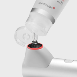 MEDICUBE AGE-R HIGH FOCUS SHOT